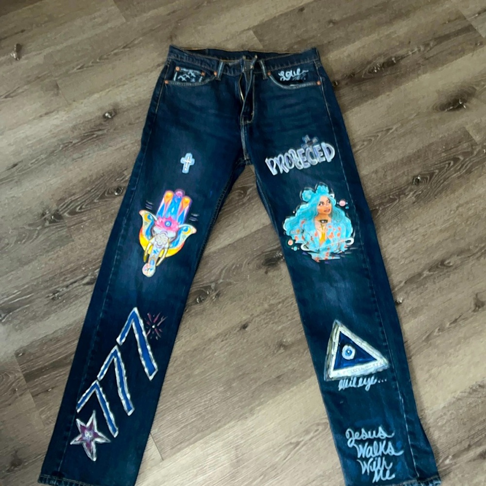 Men’s Levi jeans, W32 L34 dark denim designed by my daughter so the ONLY PAIR